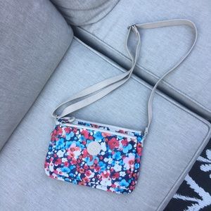 ☞︎Kipling floral bag